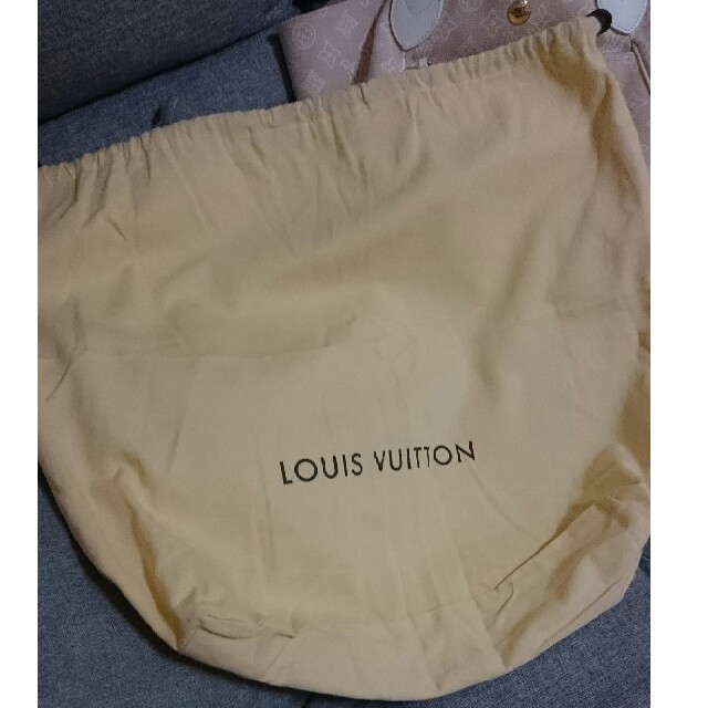 LOUIS VUITTON(ルイヴィトン)の LAST お値下げ☆Louis Vuitton☆布袋(大) レディースのバッグ(ショップ袋)の商品写真