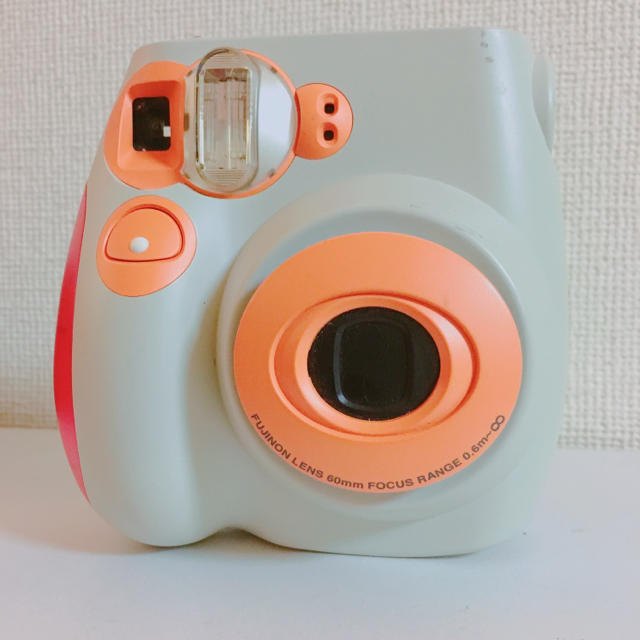 【生産終了】チェキ 本体 instax mini 7 オレンジ スマホ/家電/カメラのカメラ(フィルムカメラ)の商品写真