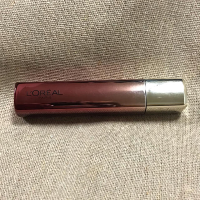 L'Oreal Paris(ロレアルパリ)の【中古品】ロレアルパリ ユイルカレス 805 コスメ/美容のベースメイク/化粧品(リップグロス)の商品写真