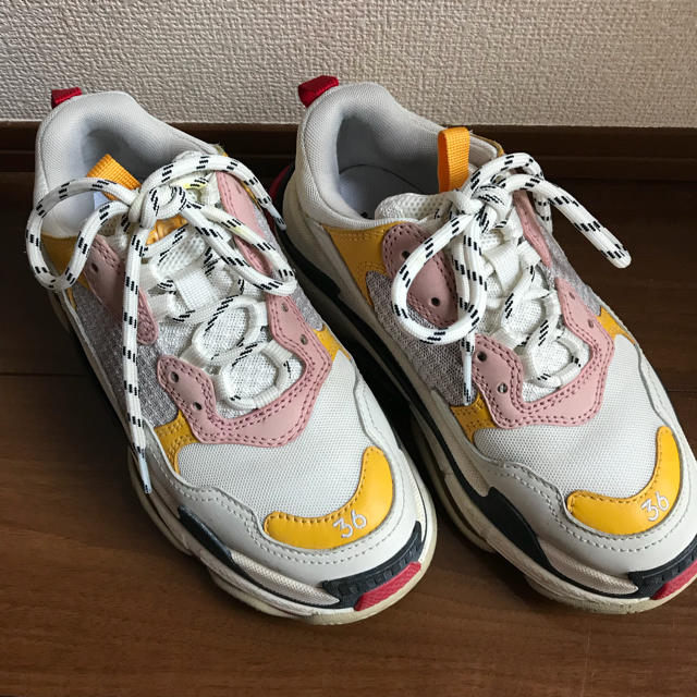 Balenciaga(バレンシアガ)のBALENCIAGA トリプルS レディースの靴/シューズ(スニーカー)の商品写真