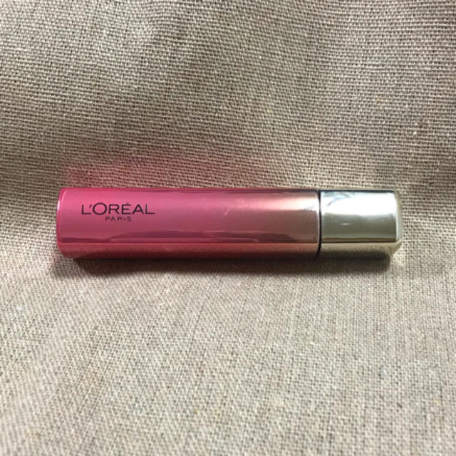 L'Oreal Paris(ロレアルパリ)の【中古品】ロレアルパリ ユイルカレス 811 コスメ/美容のベースメイク/化粧品(リップグロス)の商品写真