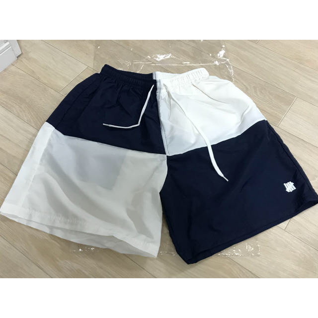 UNDEFEATED(アンディフィーテッド)のundefeated checker shorts Sサイズ 新品 ショーツ メンズのパンツ(ショートパンツ)の商品写真