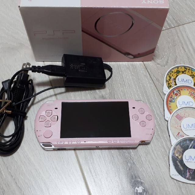 SONY(ソニー)のPSP　 値下げ交渉受けます エンタメ/ホビーのエンタメ その他(その他)の商品写真