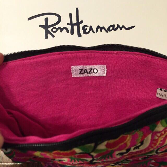 Ron Herman(ロンハーマン)の新品未使用ロンハーマンZAZO刺繍ポーチ レディースのファッション小物(ポーチ)の商品写真