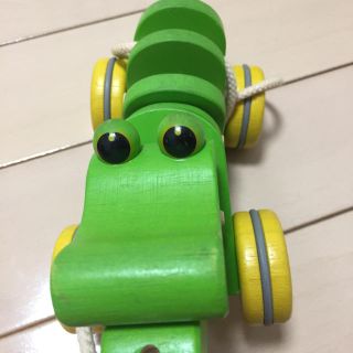 プラントイ(PLANTOYS)のプラントイ ワニ、木のおもちゃ(手押し車/カタカタ)