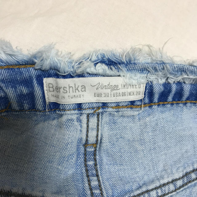 Bershka(ベルシュカ)の試着のみ bershka デニムショートパンツ レディースのパンツ(ショートパンツ)の商品写真