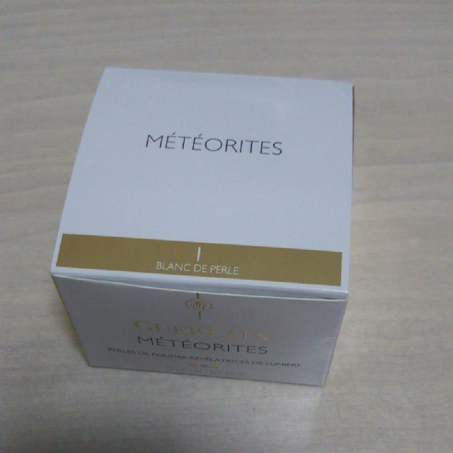 GUERLAIN(ゲラン)の「値下げ」ゲラン GUERLAIN
メテオリット METEORITES #1 コスメ/美容のベースメイク/化粧品(フェイスパウダー)の商品写真