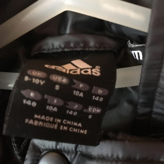 adidas(アディダス)のadidasダウンベンチコート キッズ/ベビー/マタニティのキッズ服男の子用(90cm~)(コート)の商品写真