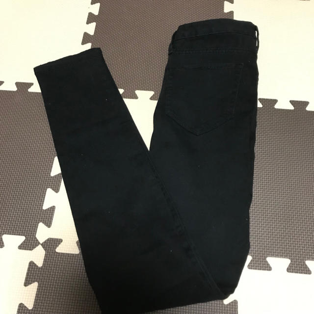 GU(ジーユー)のGU スキニーパンツ 黒 メンズのパンツ(デニム/ジーンズ)の商品写真