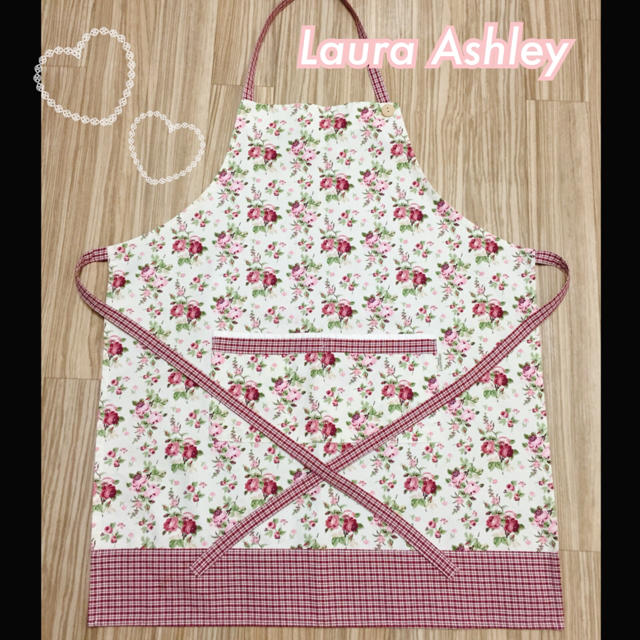 LAURA ASHLEY(ローラアシュレイ)のローラアシュレイのローズ×チェック柄エプロン★Laura Ashley レディースのレディース その他(その他)の商品写真