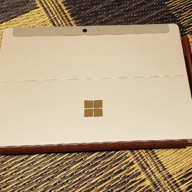 Microsoft(マイクロソフト)のSurface go 【海外番】SSD128GB メモリ8GB officeなし スマホ/家電/カメラのPC/タブレット(タブレット)の商品写真