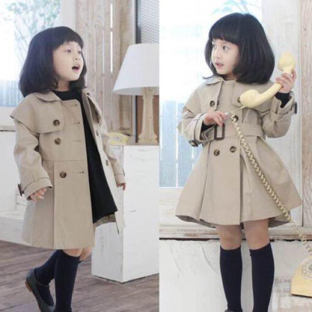 値下げ❗️オシャレ❤️120 ラインがキレイなトレンチコート キッズ/ベビー/マタニティのキッズ服女の子用(90cm~)(コート)の商品写真