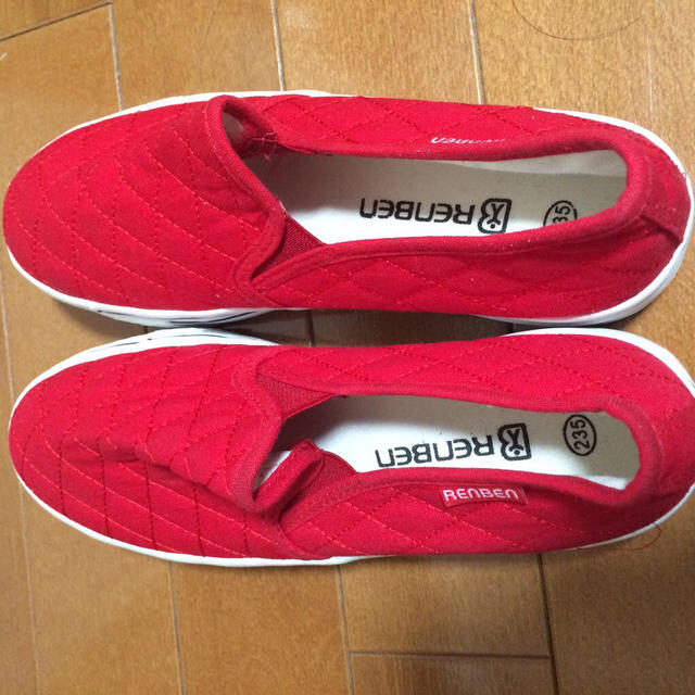赤のスニーカー レディースの靴/シューズ(スニーカー)の商品写真
