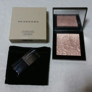 バーバリー(BURBERRY)のaoi様♡専用♡BURBERRY フレッシュグロウ ハイライター(フェイスパウダー)