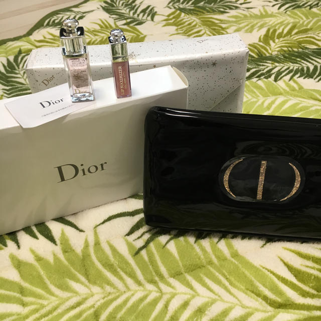 Dior(ディオール)のお値下げ ディオール クリスマスコフレ2017 コスメ/美容のキット/セット(コフレ/メイクアップセット)の商品写真