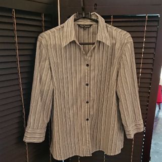 ユニクロ(UNIQLO)のシャツ(シャツ/ブラウス(長袖/七分))