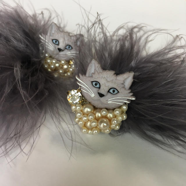 IENA(イエナ)の新品 ふわふわ猫 パール ビジュー 猫 トレンド イヤリング ♡ 映え映えし♡ レディースのアクセサリー(イヤリング)の商品写真