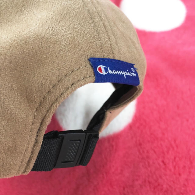 Champion(チャンピオン)の【新品未使用】Champion キャップ♡ベージュ レディースの帽子(キャップ)の商品写真