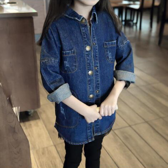 韓国子供服 デニム シャツ  2枚 キッズ/ベビー/マタニティのキッズ服女の子用(90cm~)(ジャケット/上着)の商品写真