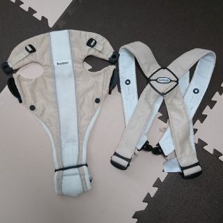 ベビービョルン(BABYBJORN)のベビービョルン 新生児からの抱っこひもメッシュ 白×ベージュ BABYBJORN(抱っこひも/おんぶひも)