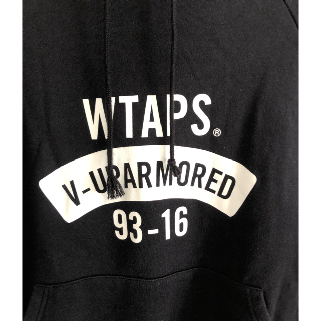 W)taps(ダブルタップス)のWTAPS ダブルタップス ブラック プルオーバー パーカー メンズのトップス(パーカー)の商品写真