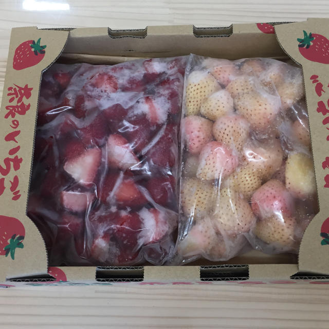 奈良県産 古都華 淡雪 紅白 冷凍イチゴset 食品/飲料/酒の食品(フルーツ)の商品写真