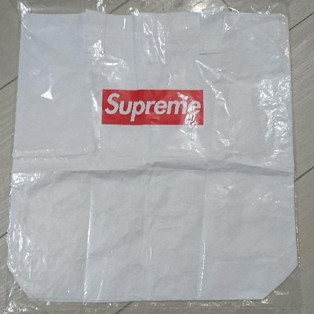 Supreme(シュプリーム)のSupremeエコバッグ☆ メンズのバッグ(トートバッグ)の商品写真