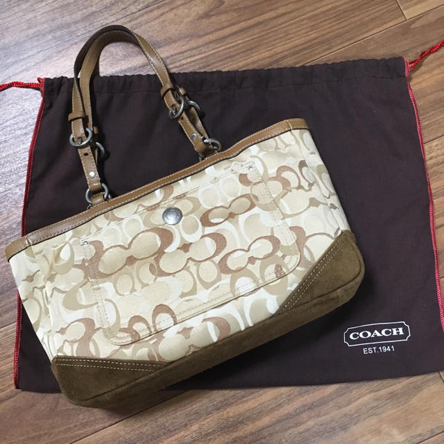 COACH(コーチ)のコーチ✨バッグ✨シグネチャー✨秋✨coach✨保存袋つき✨ レディースのバッグ(ハンドバッグ)の商品写真