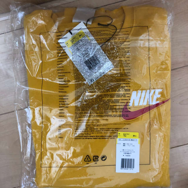 Supreme(シュプリーム)のS  supreme nike crewneck マスタード メンズのトップス(スウェット)の商品写真