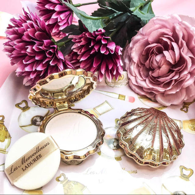 LADUREE - ラデュレ 貝殻 パウダーケース 新品の通販 by にゃん LADUREE - ラデュレ 貝殻 パウダーケース 新品の通販 by にゃん