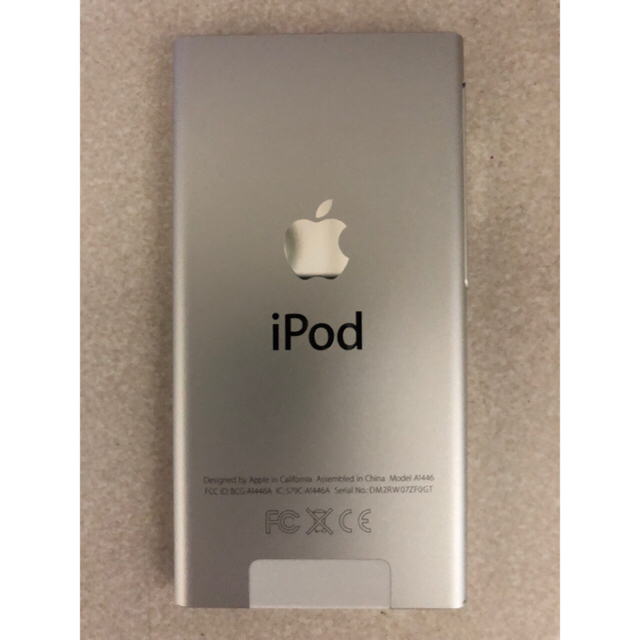 Apple(アップル)のiPod nano 第7世代 16GB シルバー 中古美品 スマホ/家電/カメラのオーディオ機器(ポータブルプレーヤー)の商品写真