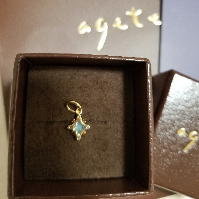 agete(アガット)のageteアガット　オパールネックレスチャーム　K18 ダイヤモンド レディースのアクセサリー(チャーム)の商品写真