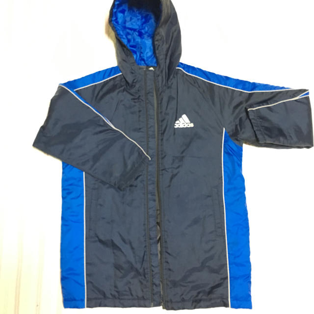 adidas(アディダス)のアディダス 中綿ベンチコート キッズ/ベビー/マタニティのキッズ服男の子用(90cm~)(コート)の商品写真