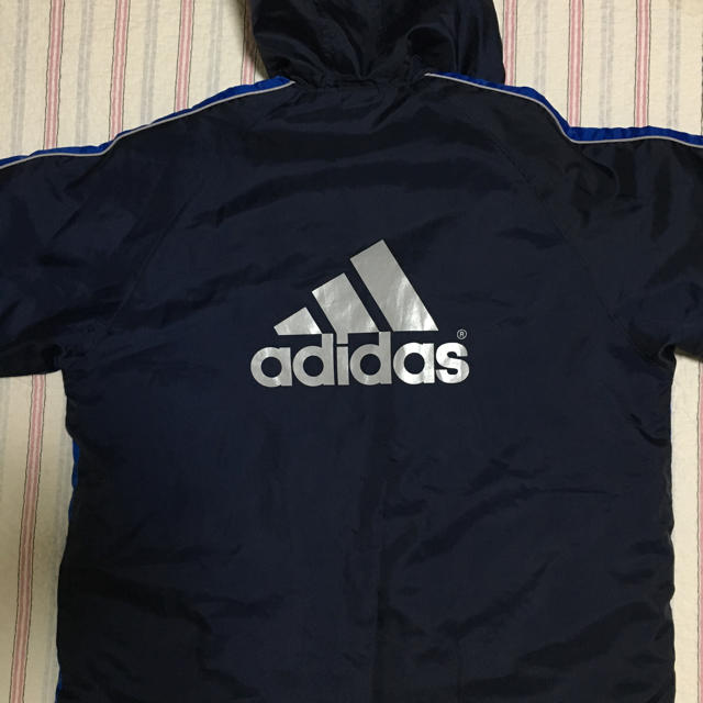 adidas(アディダス)のアディダス 中綿ベンチコート キッズ/ベビー/マタニティのキッズ服男の子用(90cm~)(コート)の商品写真