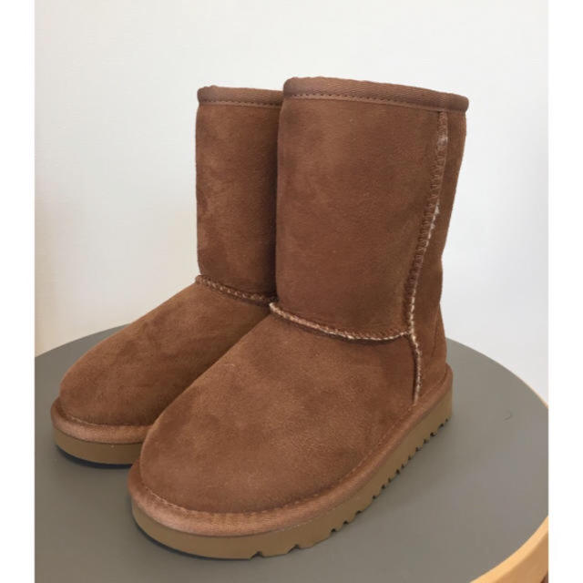 UGG(アグ)のUGG アグ 子供用 シープスキンブーツ  キッズ/ベビー/マタニティのキッズ靴/シューズ(15cm~)(ブーツ)の商品写真