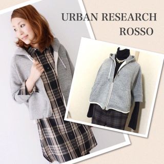 アーバンリサーチ(URBAN RESEARCH)のROSSOポンチョパーカー美品(パーカー)