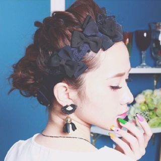 カオリノモリ(カオリノモリ)のポンポネ   ベージュリボン レース ヘアバンド(ヘアバンド)