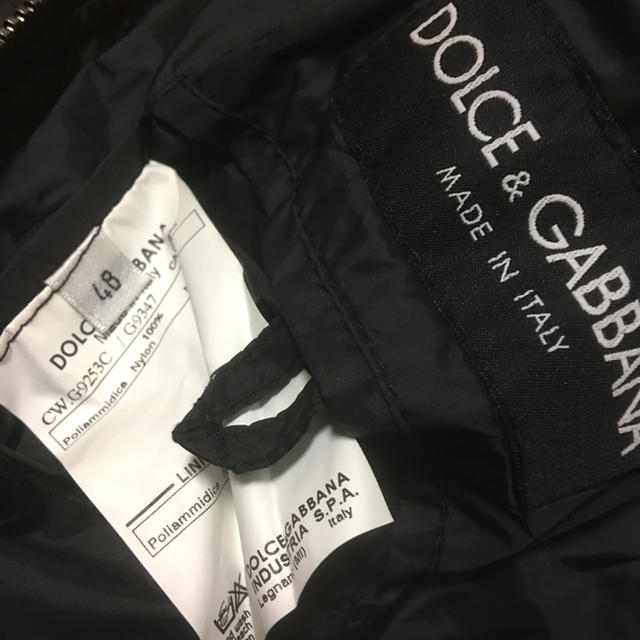 DOLCE&GABBANA(ドルチェアンドガッバーナ)の専用　　　ドルガバジャケット 黒  サイズ48 メンズのジャケット/アウター(ナイロンジャケット)の商品写真