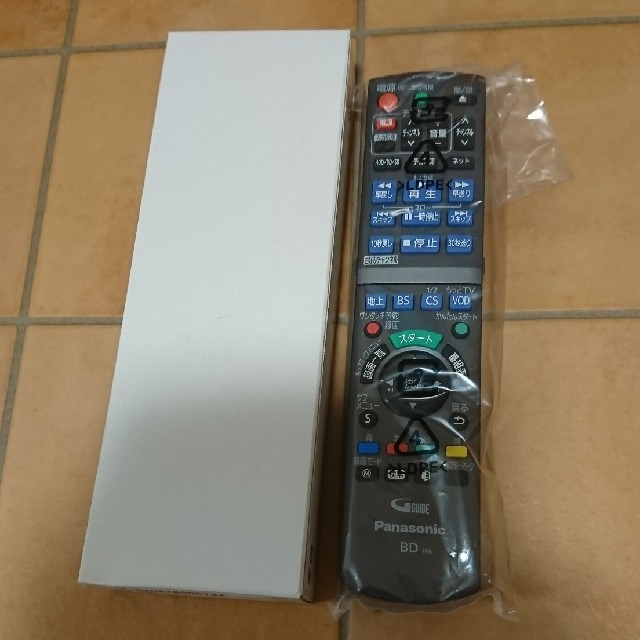 Panasonic(パナソニック)の未使用 パナソニック BD リモコン N2QAYB000798

 スマホ/家電/カメラのテレビ/映像機器(ブルーレイレコーダー)の商品写真