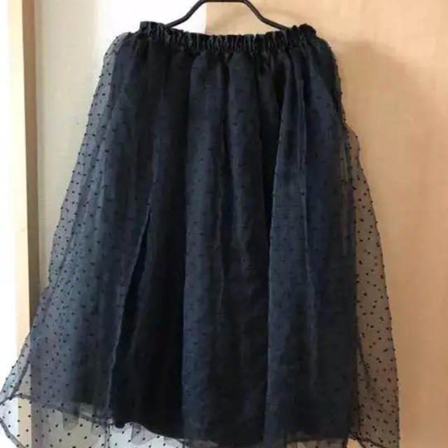 しまむら(シマムラ)の完売スカート☆新品タグ付 ドット黒チュールスカート  レディースのスカート(ひざ丈スカート)の商品写真
