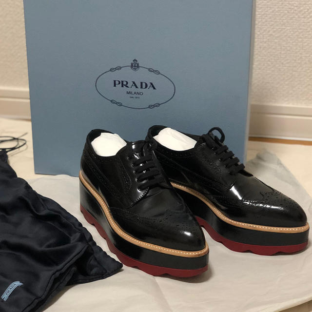 PRADA レースアップダービーシューズ | フリマアプリ ラクマ