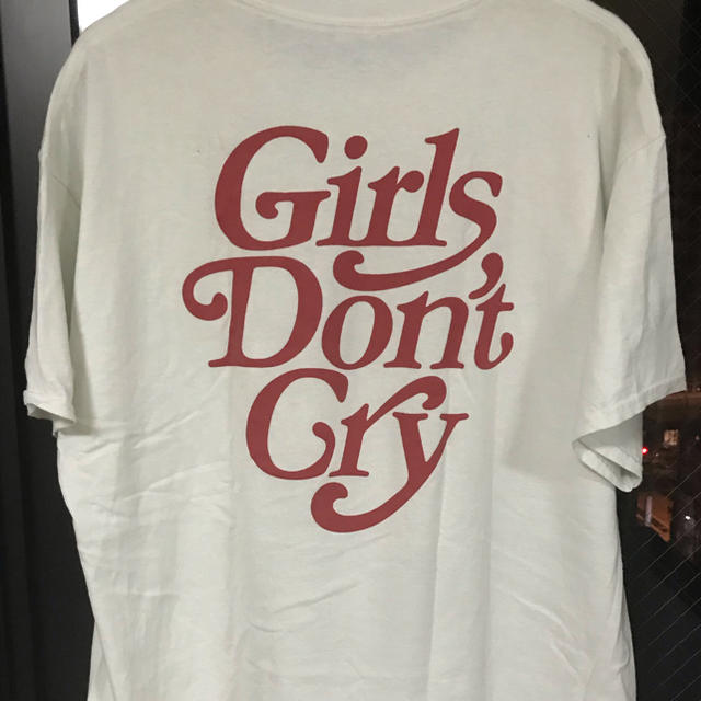 トップスGirls don’t cry tシャツ