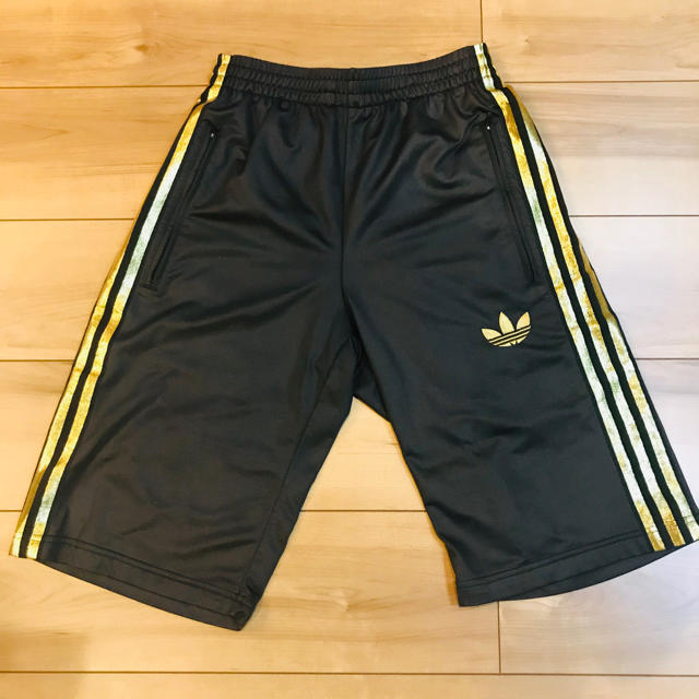 adidas(アディダス)の【送料込★激安最安】アディダスオリジナルスジャージハーフパンツショートパンツ メンズのトップス(ジャージ)の商品写真