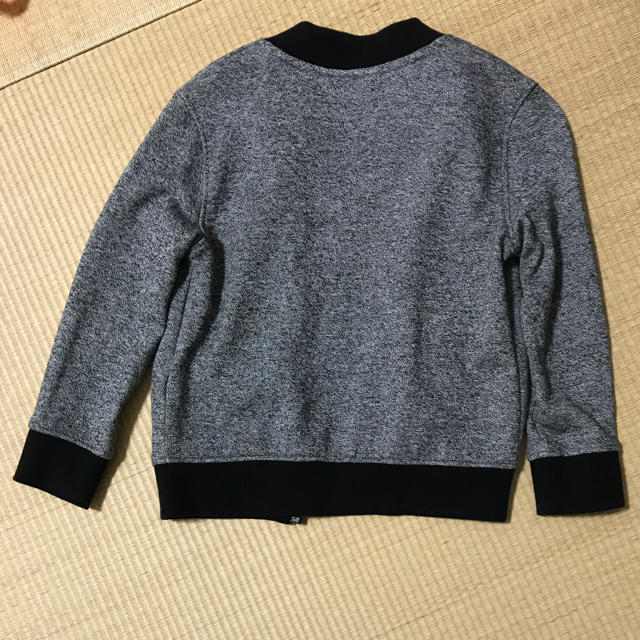 H&M(エイチアンドエム)のH＆M 男の子パーカー 98-104 【美品】 キッズ/ベビー/マタニティのキッズ服男の子用(90cm~)(ジャケット/上着)の商品写真