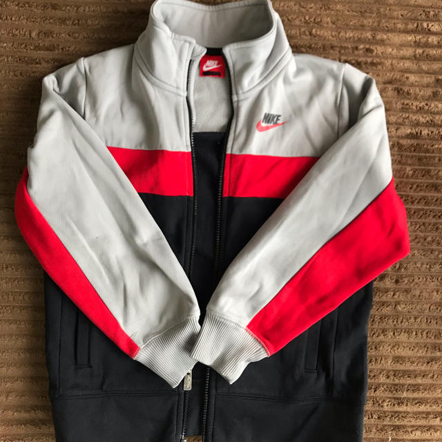 NIKE(ナイキ)のナイキ キッズ ジャンパー 140cm キッズ/ベビー/マタニティのキッズ服男の子用(90cm~)(ジャケット/上着)の商品写真