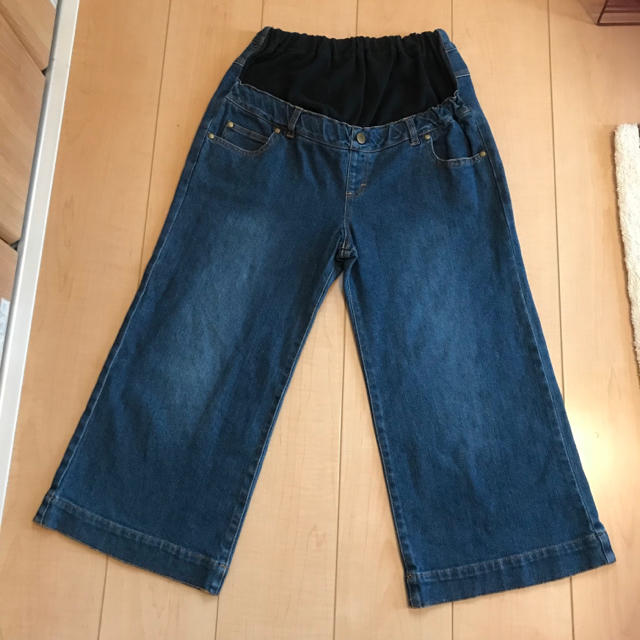 マタニティ デニム ワイドパンツ キッズ/ベビー/マタニティのマタニティ(マタニティボトムス)の商品写真