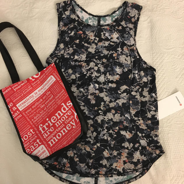 lululemon sculpt tank size 8 バッグ付トレーニング/エクササイズ