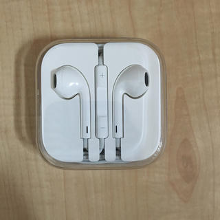 アップル(Apple)のiPhoneイヤホン 新品(ヘッドフォン/イヤフォン)