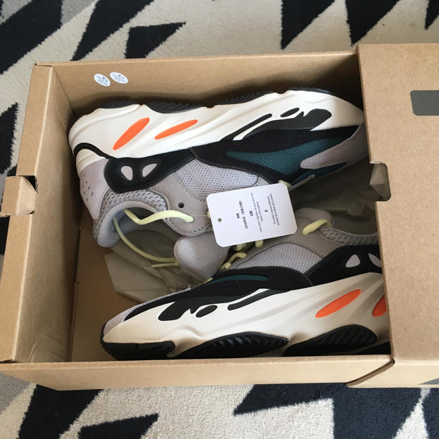 YEEZY BOOST 700 23cm