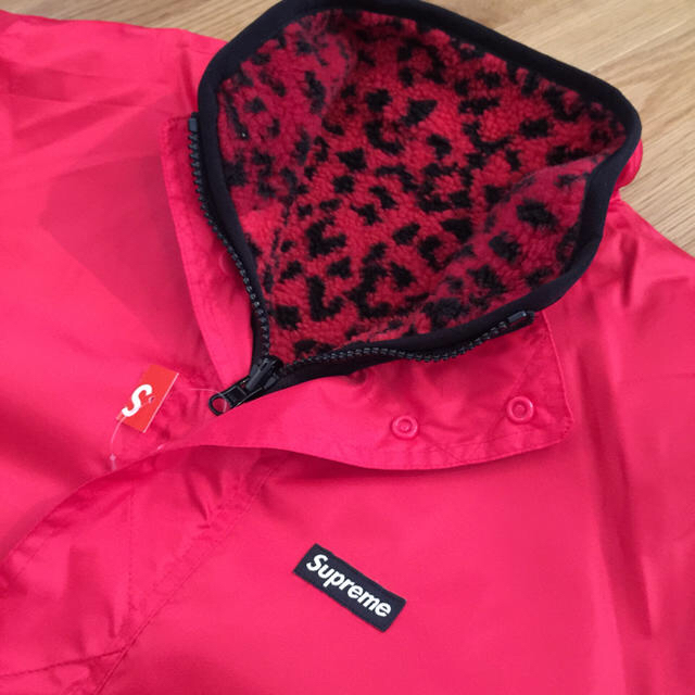 Supreme(シュプリーム)の【S】Leopard Fleece Reversible Jacket /Red メンズのジャケット/アウター(ナイロンジャケット)の商品写真